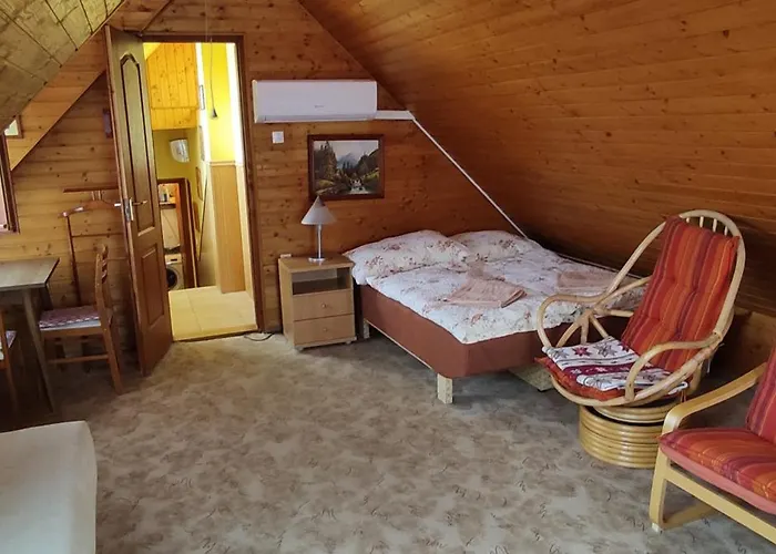 Szabo Pince Vendeghaz 아파트 발라토네데릭스